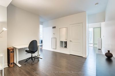 1302 - 8 The Esplanade, Condo with 2 bedrooms, 2 bathrooms and 1 parking in Toronto ON | Image 3