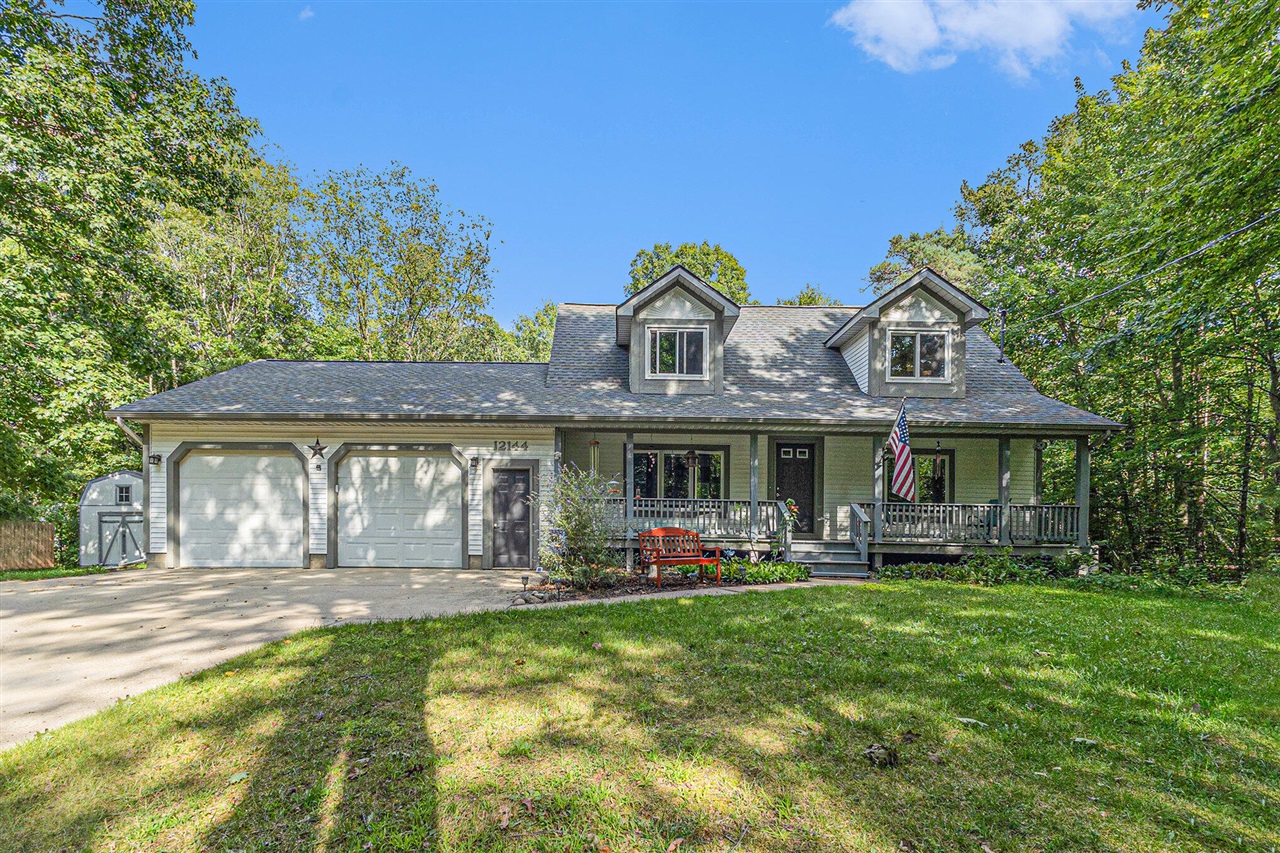 Sarabeck Ln, Grand Haven, MI 49417