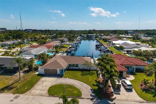 9773 1st St Ne, SAINT PETERSBURG, FL, 33702-2601 | Card Image