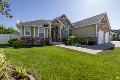 164 Park Ridge Dr, Roosevelt, UT, 84066-2666 | Card Image