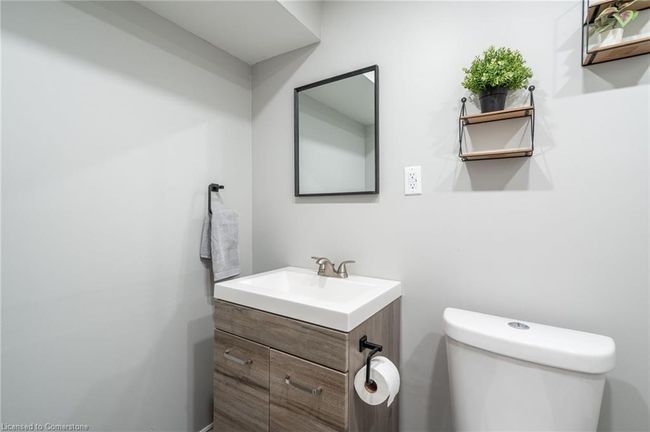 2 Bronte Crt, Townhouse with 4 bedrooms, 4 bathrooms and 3 parking in Dundas ON | Image 32