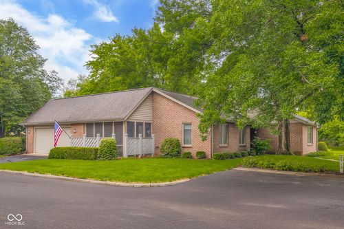 2712 Wildwood Pl, Columbus, IN, 47201-3182 | Card Image