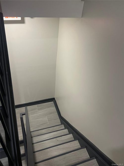 2-518 Thatford Ave, Brooklyn, NY, 11212-5202 | Card Image