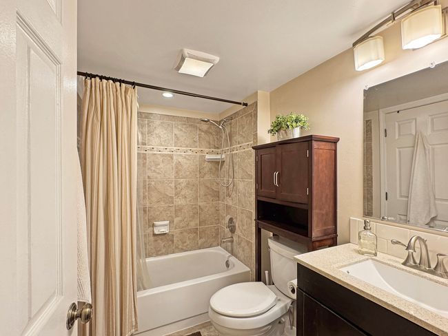 23 - 156 Morningside Ln W, Condo with 2 bedrooms, 1 bathrooms and 1 parking in Buffalo Grove IL | Image 8