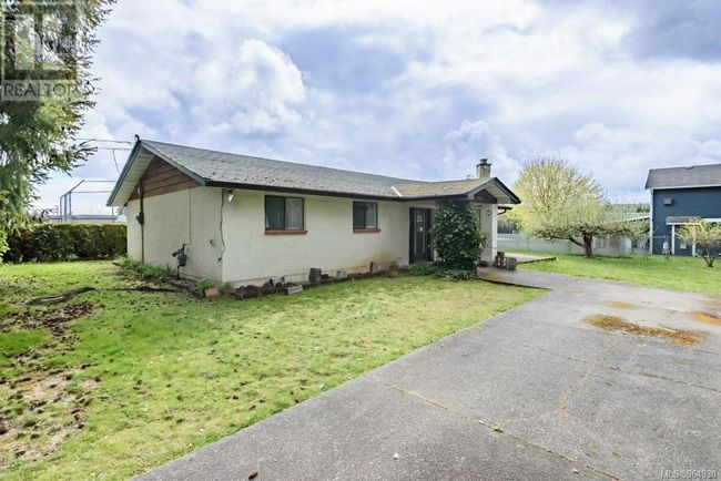 3330 Egremont Rd, House other with 3 bedrooms, 1 bathrooms and 2 parking in Cumberland BC | Image 2