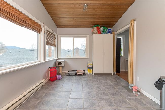 upper suite family room | Image 16