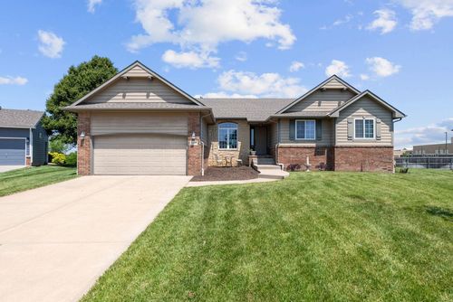 5216 N Colonial Ave, Bel Aire, KS, 67226-7618 | Card Image
