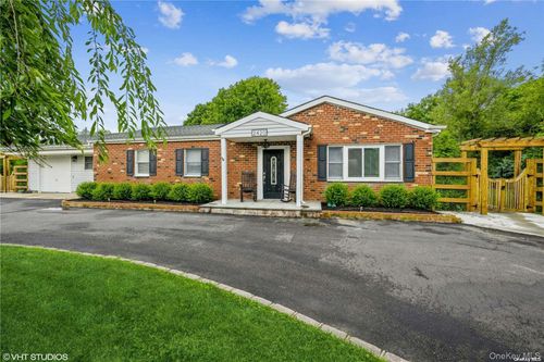 2420 Plum Island Ln, Orient, NY, 11957-1304 | Card Image