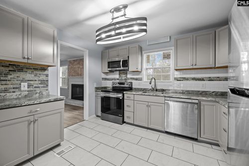 7819 Charles Towne Dr, Columbia, SC, 29209-3060 | Card Image