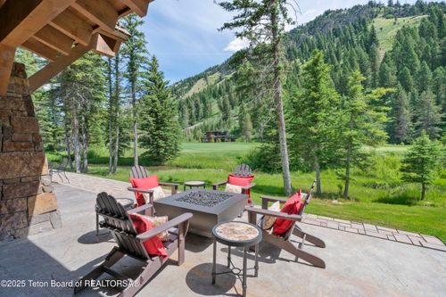 15620 S Wagon Rd, Jackson, WY, 83001-2538 | Card Image