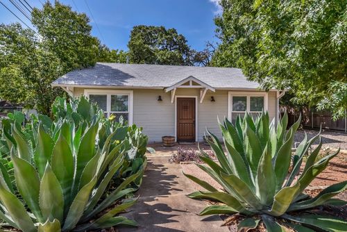 1011 E 14th St, Austin, TX, 78702-1022 | Card Image