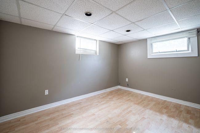 18 Grove Ave, House other with 6 bedrooms, 2 bathrooms and 4 parking in Saint Catharines ON | Image 28