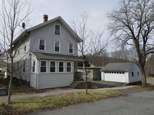 18 Franklin St, Millers Falls, MA, 01349-1303 | Card Image