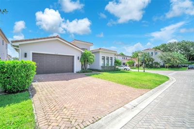 5605 E Brookfield Cir, House other with 4 bedrooms, 3 bathrooms and null parking in Hollywood FL | Image 3