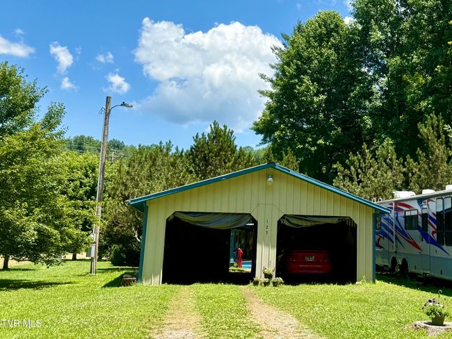 123 Mcmahan Gibbs Rd, House other with 2 bedrooms, 2 bathrooms and null parking in Roan Mountain TN | Image 68