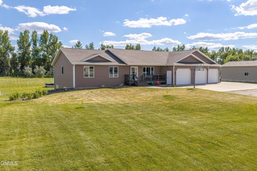 6007 Shoal Dr, Bismarck, ND, 58503-6906 | Card Image