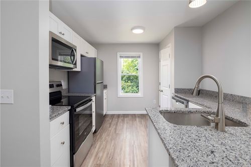 apt-3f-121 Tell St, Providence, RI, 02909-1587 | Card Image