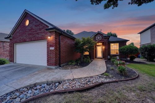 10318 Augusta Ln, Rowlett, TX, 75089-8301 | Card Image