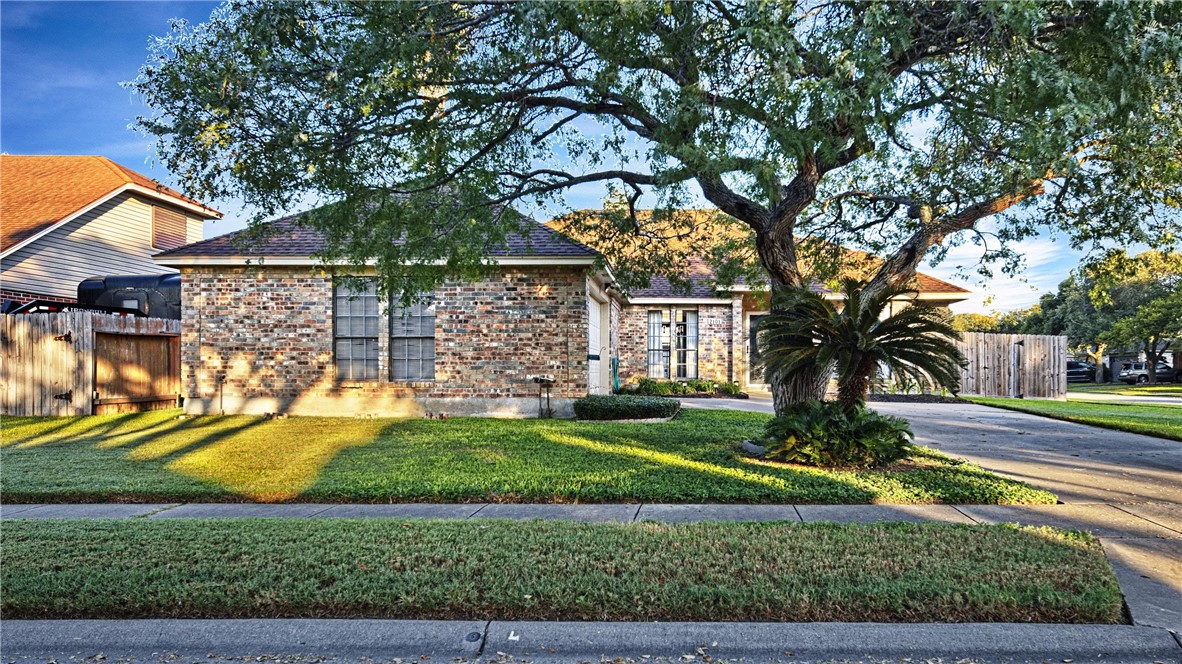 Gershwin Ln, Corpus Christi, TX 78414