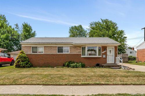 34243 Algonquin St, Westland, MI, 48185-7020 | Card Image
