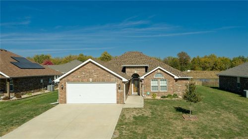 1702 Nw Creekland Drive, Grain Valley, MO, 64029 | Card Image