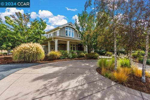 8 Julianna Ct, Moraga, CA, 94556-2832 | Card Image