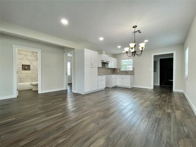527 W 4 Th St, House other with 5 bedrooms, 3 bathrooms and null parking in Freeport TX | Image 10