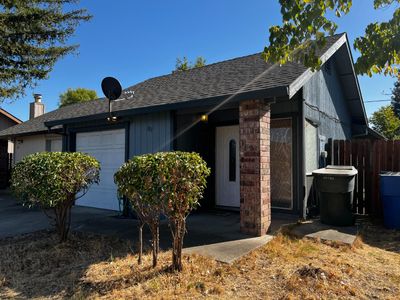 103 Pulsar Circle, Home with 2 bedrooms, 2 bathrooms and null parking in Sacramento CA | Image 3