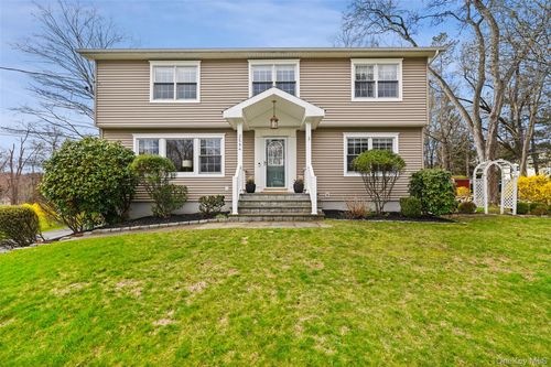 3594 Suncrest Ave, Yorktown Heights, NY, 10598-1122 | Card Image