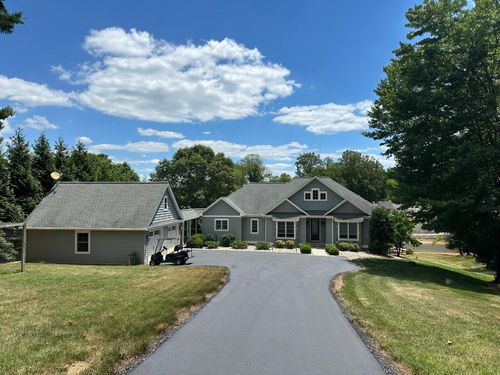 65 Back Cove Dr, Moneta, VA, 24121-2790 | Card Image