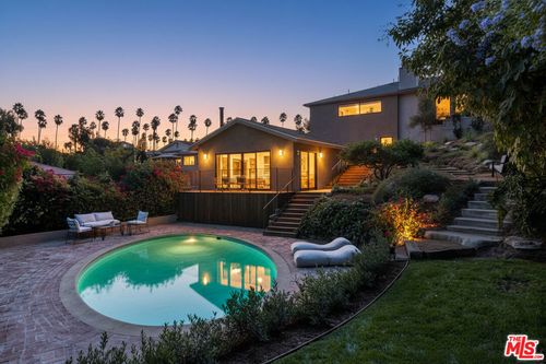 3815 Chanson Dr, View Park, CA, 90043-1601 | Card Image