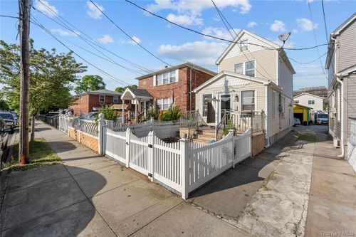 115-15 127th St, S Ozone Park, NY, 11420 | Card Image