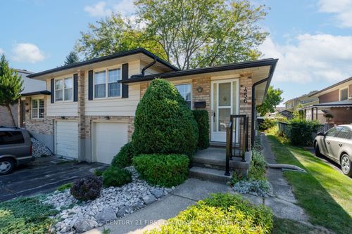 456 Maple St, Strathroy, ON, N7G3N1 | Card Image
