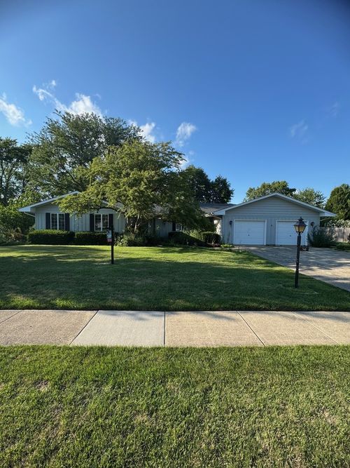 541 E W Cloverlane Drive, Sycamore, IL, 60178 | Card Image