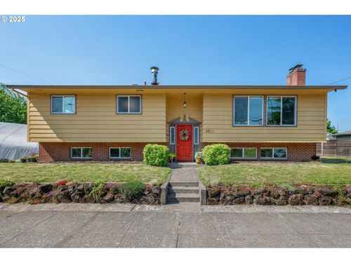 3511 Ne Holman St, Portland, OR, 97211-7205 | Card Image