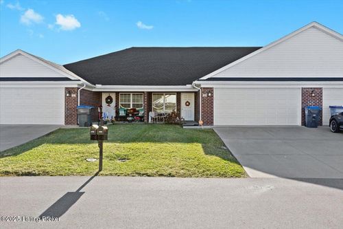 6720 Eagle Wood Dr, Louisville, KY, 40272-4584 | Card Image