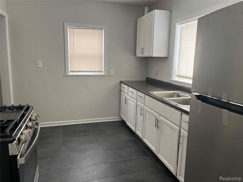 519 Highland Ave, Pontiac, MI, 48341-2865 | Card Image