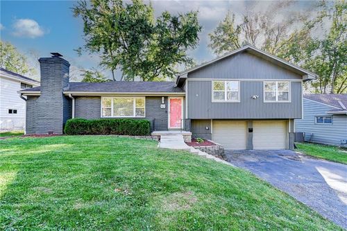 801 W 86th Ter, Kansas City, MO, 64114-2842 | Card Image