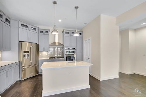 611-1211 Beaconsfield Ln, Arlington, TX, 76011-5077 | Card Image