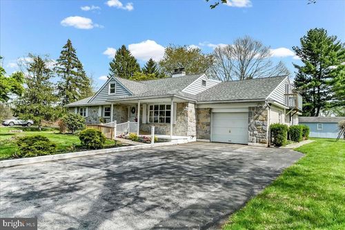 2 Marian Rd, Phoenixville, PA, 19460-2911 | Card Image