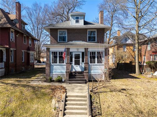 411 Crawford Ter, New Castle, PA, 16101-2522 | Card Image