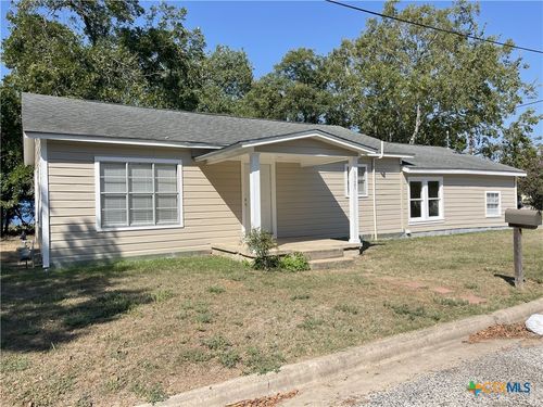 1521 N Hamilton St, Gonzales, TX, 78629-2315 | Card Image
