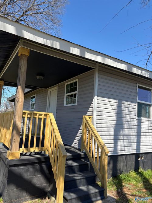 802 Beale St, Florence, AL, 35630-5202 | Card Image