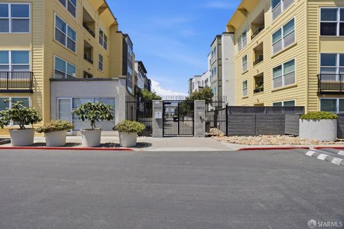 304-8300 Oceanview Ter, San Francisco, CA, 94132-3285 | Card Image