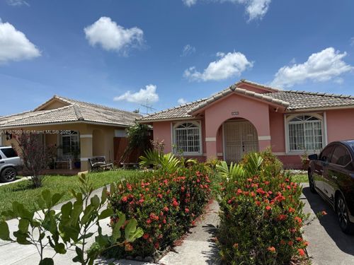 9703 Nw 127th St, Hialeah Gardens, FL, 33018-7403 | Card Image