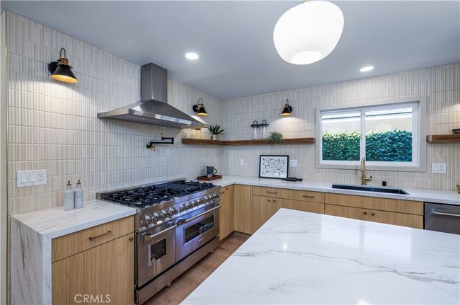 9792 La Arena Cir, House other with 3 bedrooms, 3 bathrooms and 2 parking in Fountain Valley CA | Image 16