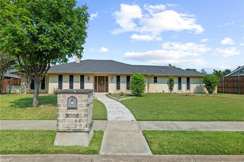 3000 Gentry Rd, Irving, TX, 75062-4513 | Card Image