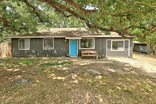 136 Shadow Oak Dr, Bastrop, TX, 78602-7677 | Card Image