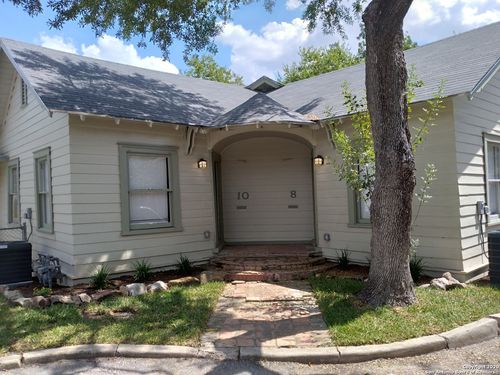 8 French Ct, San Antonio, TX, 78212-3718 | Card Image