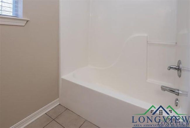 816 Toler Rd, Townhouse with 3 bedrooms, 2 bathrooms and null parking in Longview TX | Image 15
